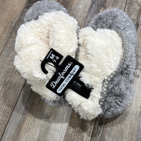 Dearfoams Fluffy Gray and Cream Slippers - Picture 2 of 3